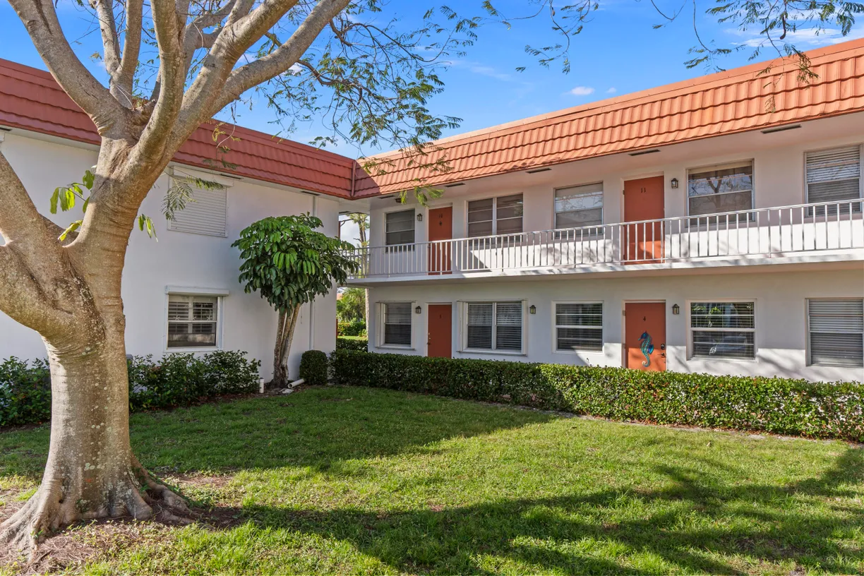 South Florida Real Estate | View 2600 SE Ocean Boulevard, G-10 | 1 Bed, 1 Bath