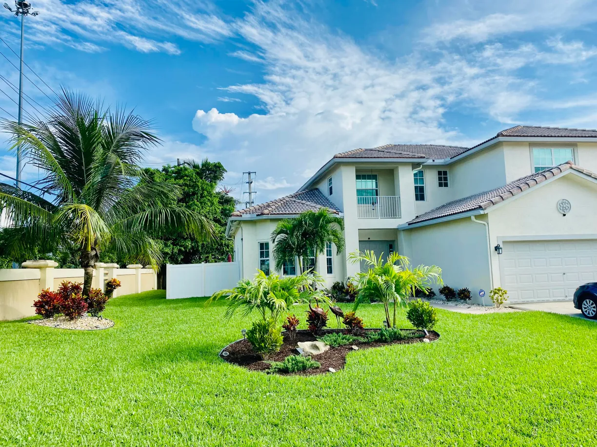 South Florida Real Estate | View 10048 Southern Pride Place | 5 Beds, 3 Baths