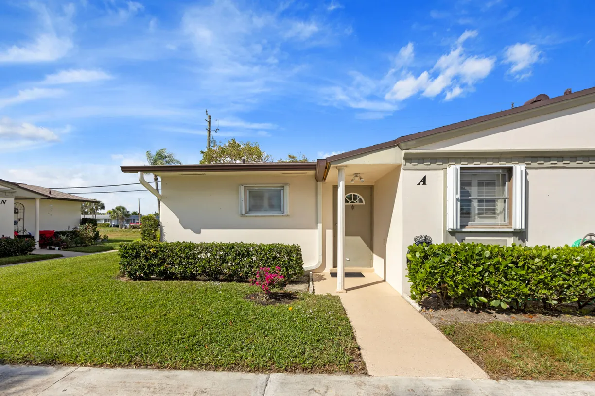South Florida Real Estate | View 2883 Crosley Drive, A | 1 Bed, 1 Bath