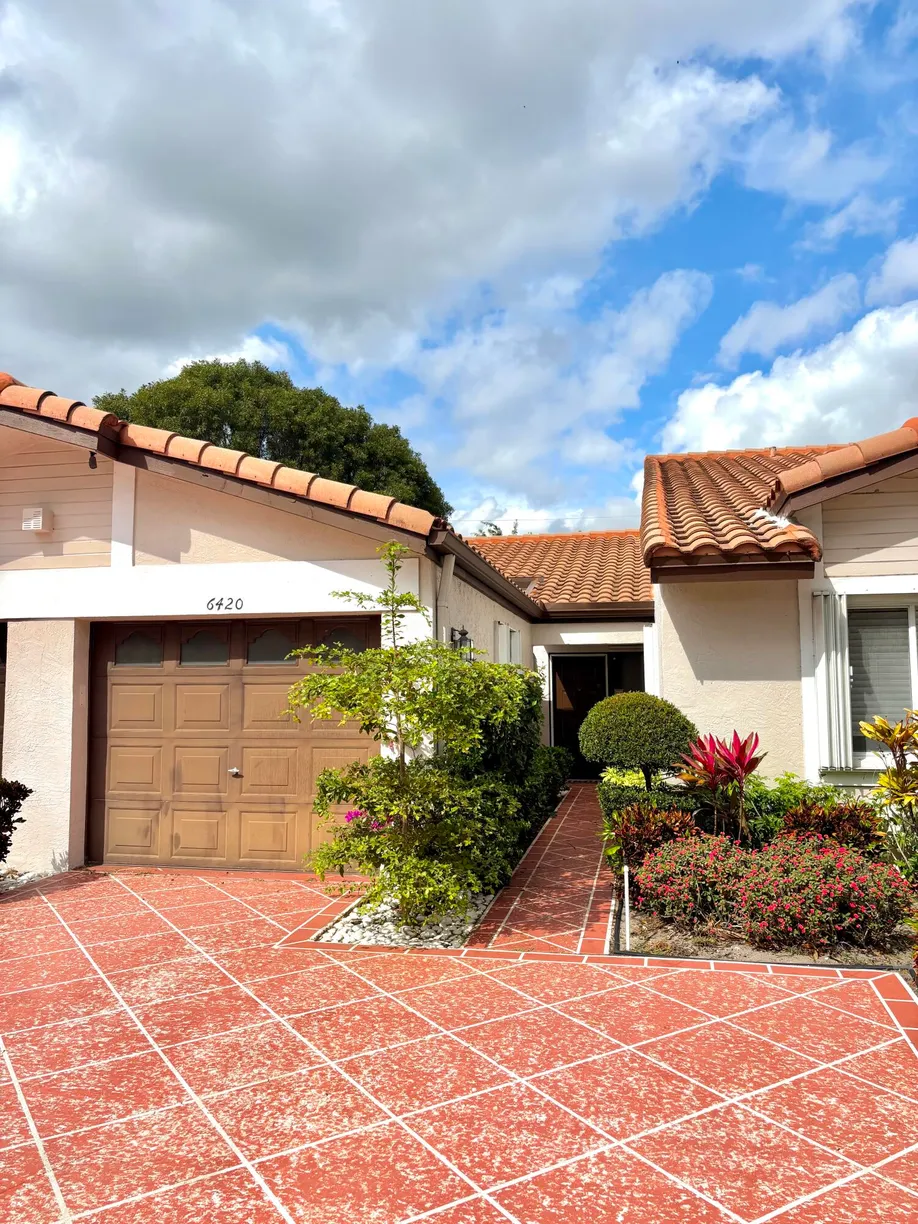 South Florida Real Estate | View 6420 Mill Pointe Circle | 2 Beds, 2 Baths