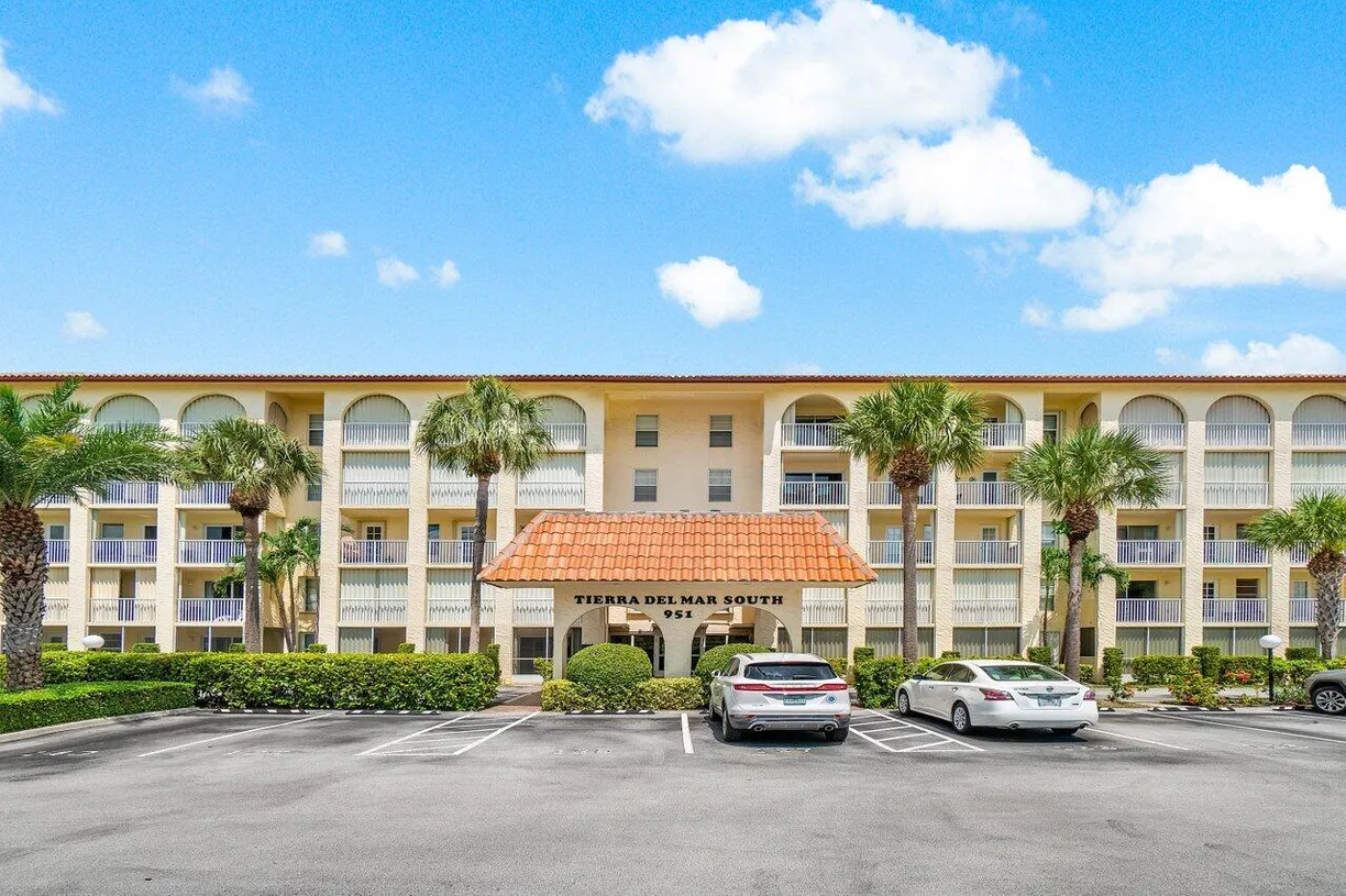 South Florida Real Estate | View 951 De Soto Road, 228 | Listing