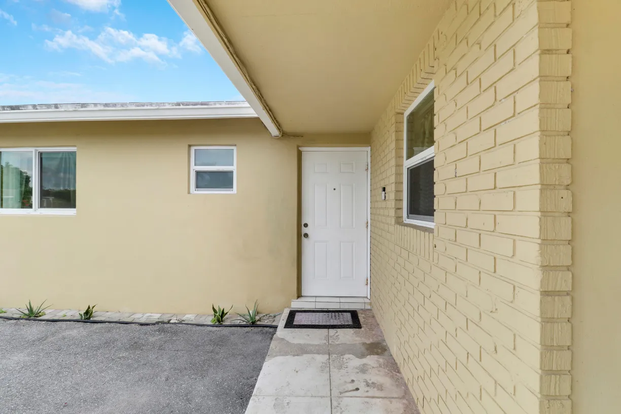 South Florida Real Estate | View 827 Caroline Avenue | Listing