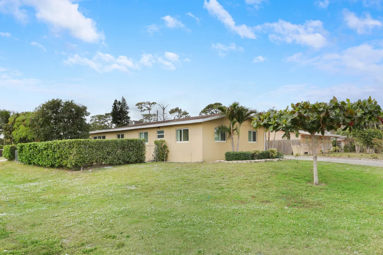 South Florida Real Estate | View 827 Caroline Avenue | Listing