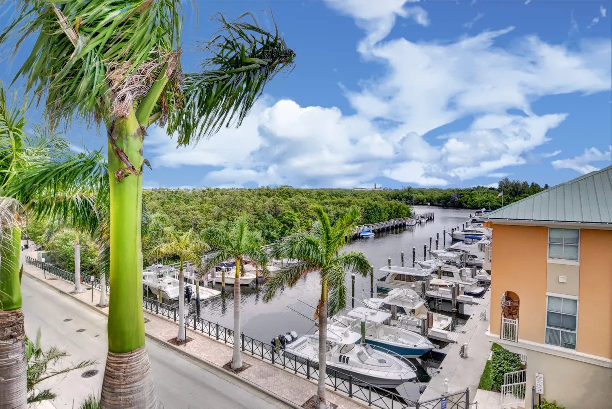 South Florida Real Estate | View 625 Casa Loma 401 Boulevard, 401 | Listing