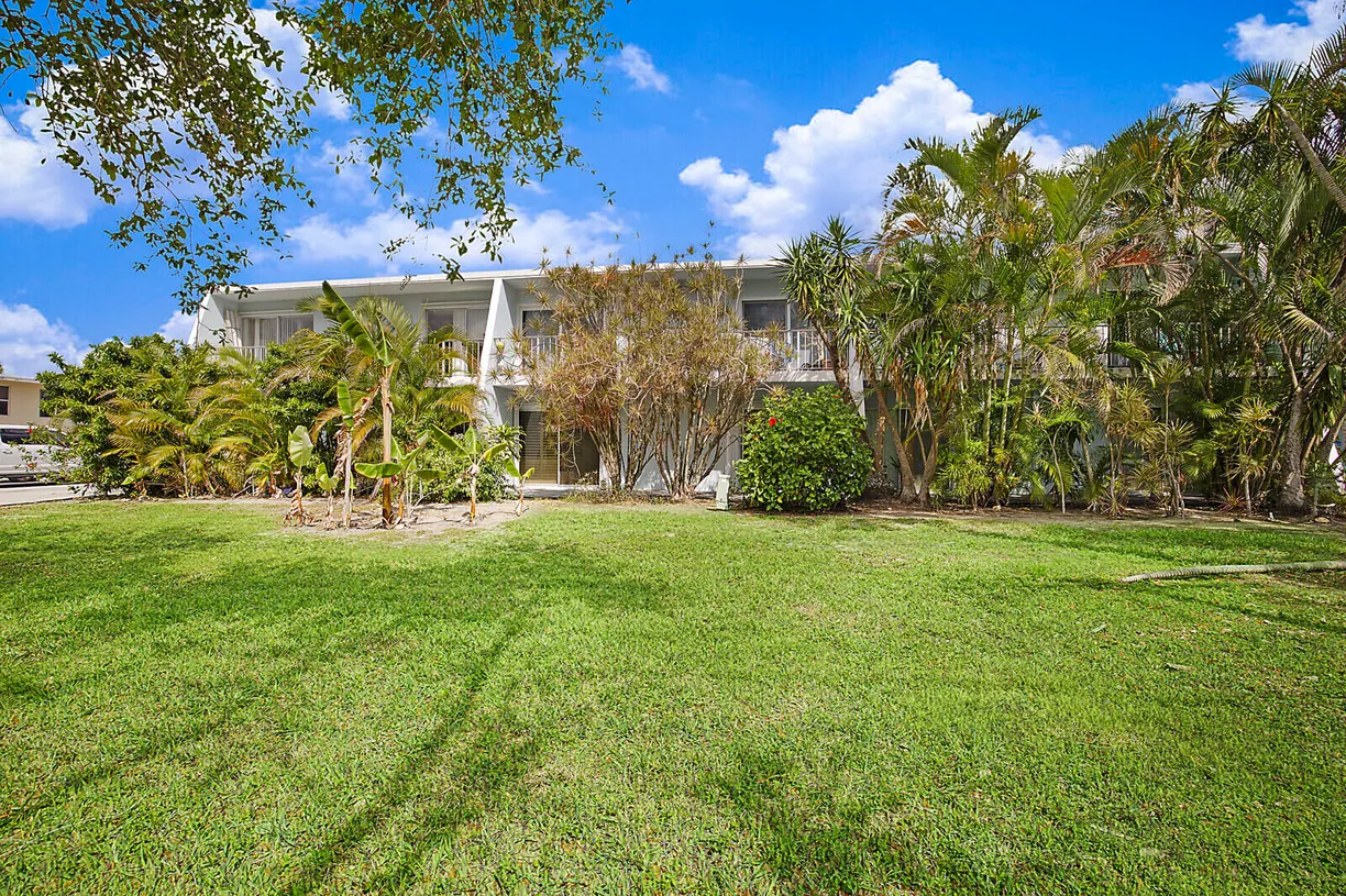 South Florida Real Estate | View 725 Hummingbird Way, 106 | Listing