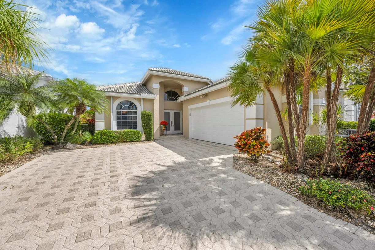 South Florida Real Estate | View 11914 Fountainside Circle | 3 Beds, 3 Baths