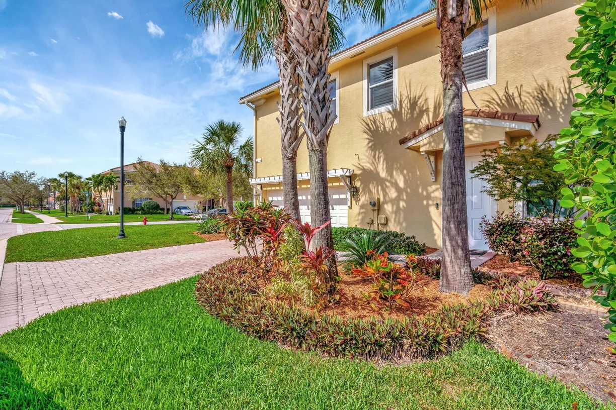 South Florida Real Estate | View 4559 Cadiz Circle | 3 Beds, 2 Baths