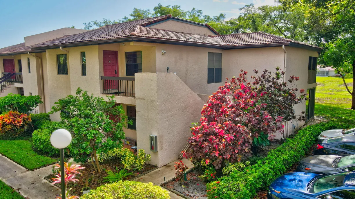 South Florida Real Estate | View 9266 Vista Del Lago, H | 3 Beds, 2 Baths