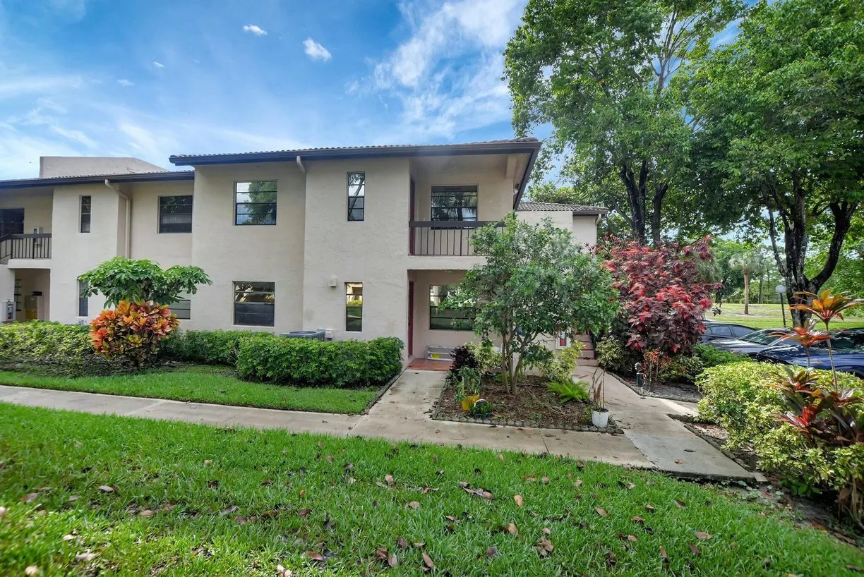 South Florida Real Estate | View 9266 Vista Del Lago, H | Listing