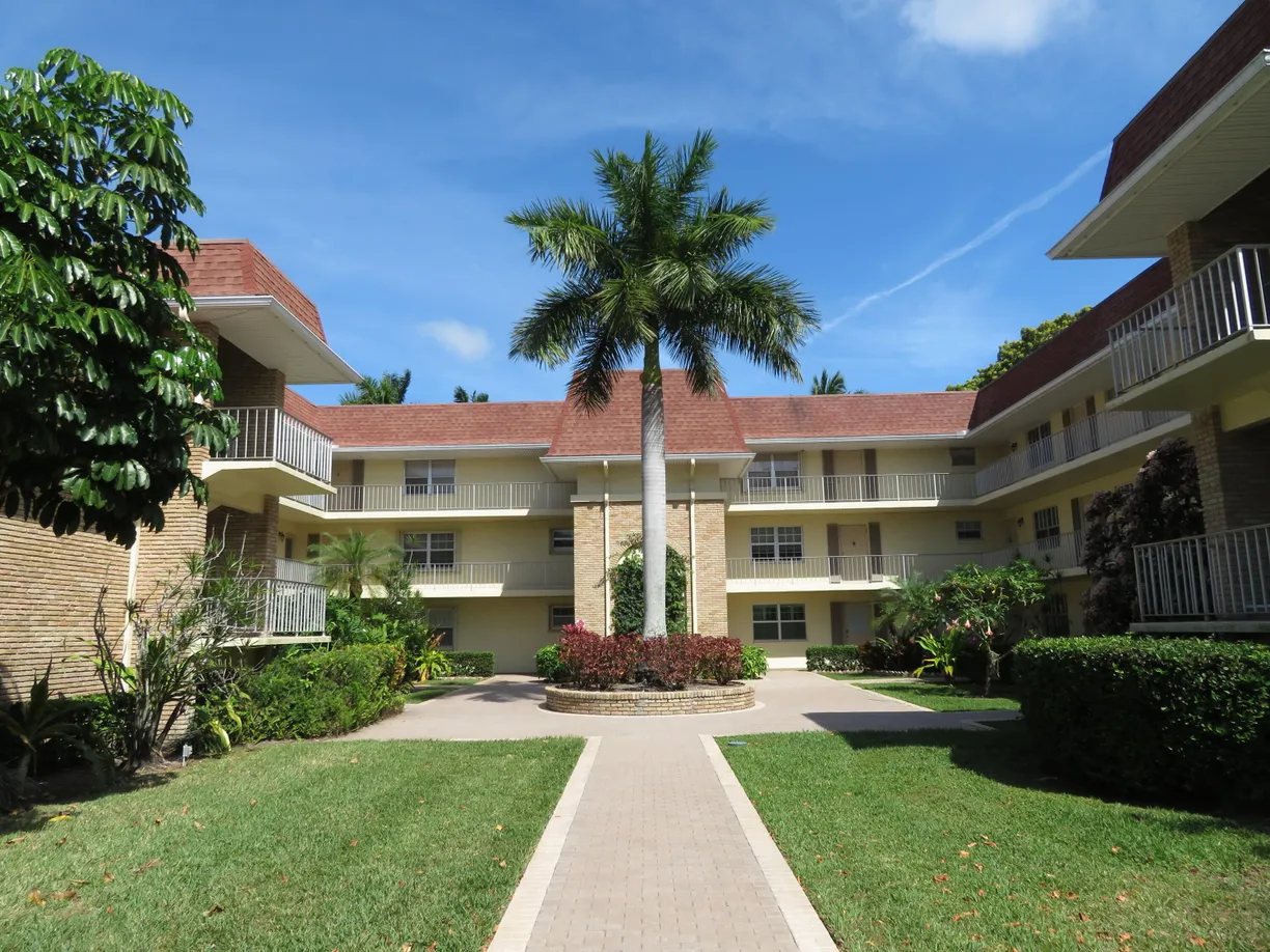 South Florida Real Estate | View 5580 Tamberlane Circle, 334 | 1 Bed, 1 Bath