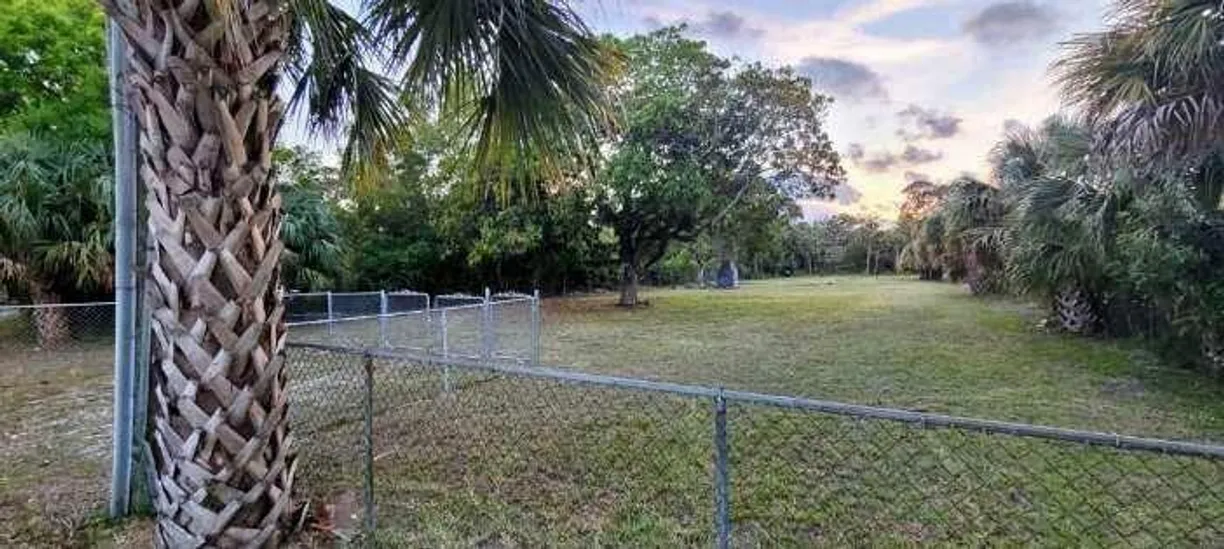 South Florida Real Estate | View 1099 N Haverhill Road | Listing