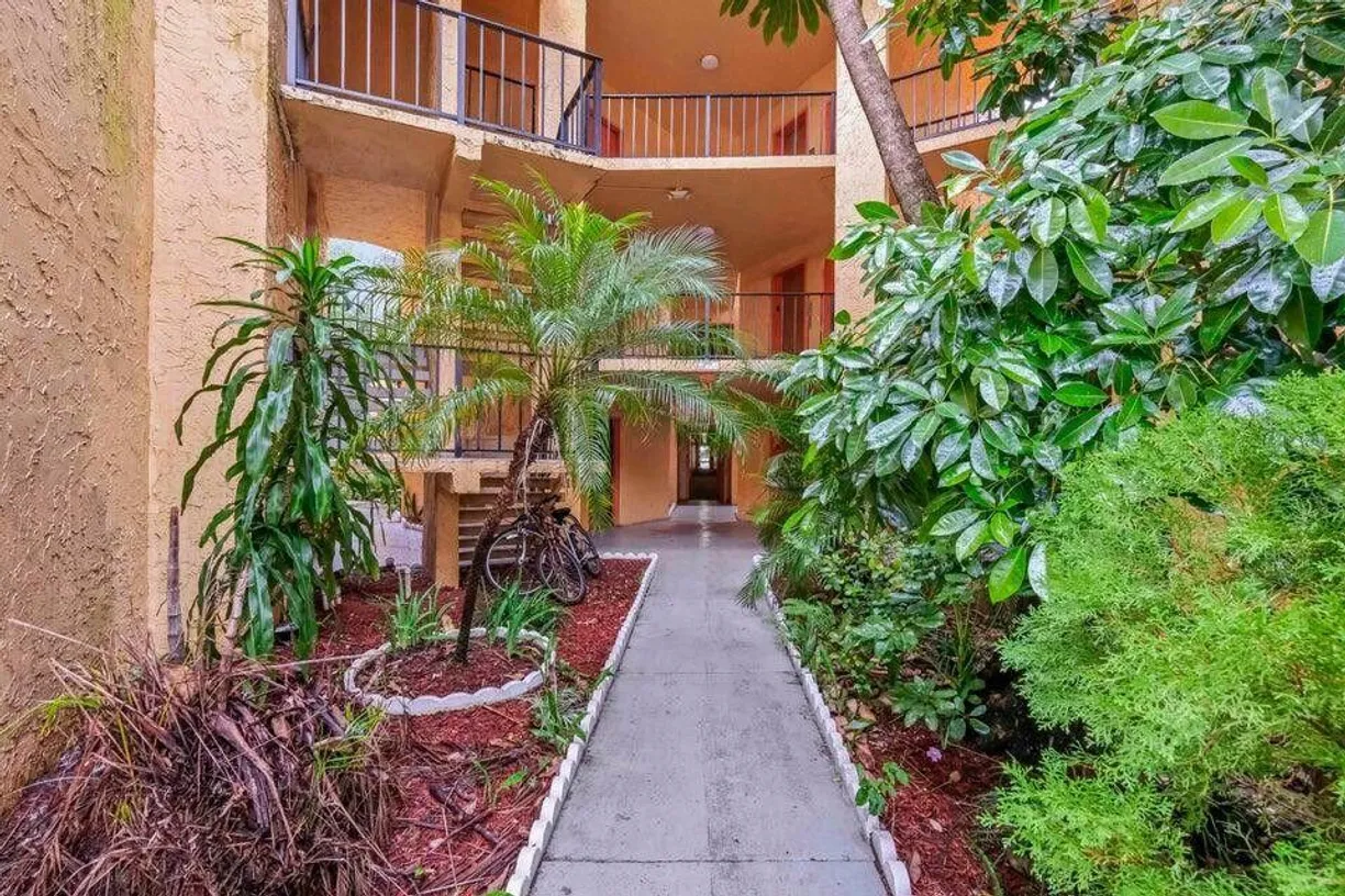 South Florida Real Estate | View 4314 NW 9th Avenue, 4-3c | 2 Beds, 2 Baths