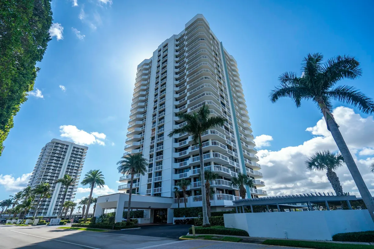 South Florida Real Estate | View 123 Lakeshore Drive, 745 | 2 Beds, 2 Baths