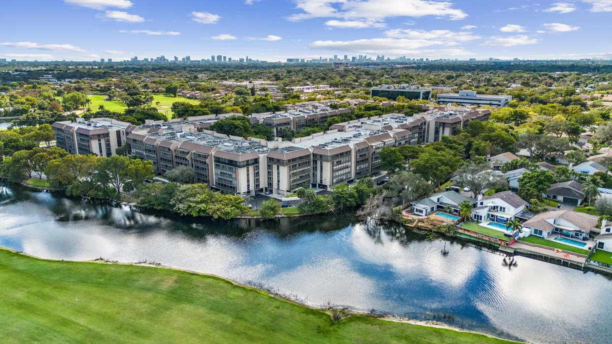 South Florida Real Estate | View 2802 N 46th Avenue, B513 | 2 Beds, 2 Baths