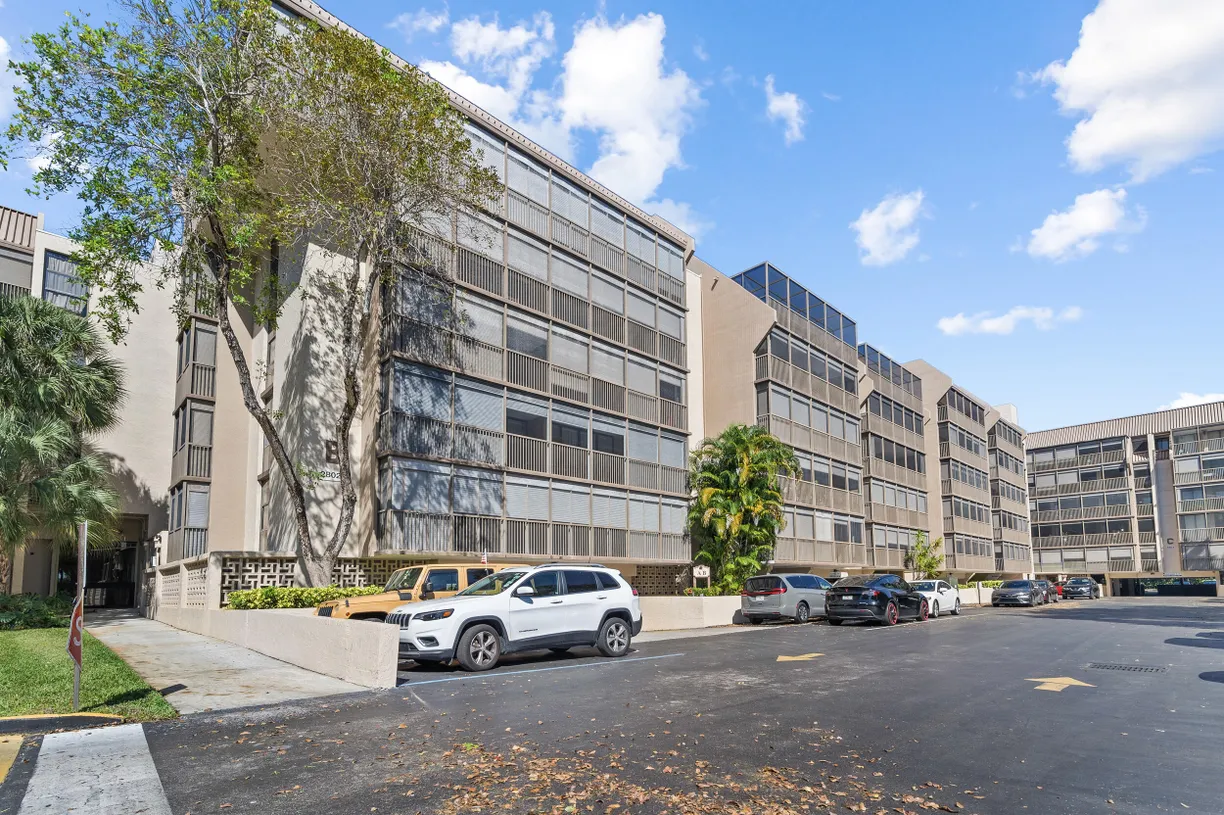 South Florida Real Estate | View 2802 N 46th Avenue, B513 | Listing