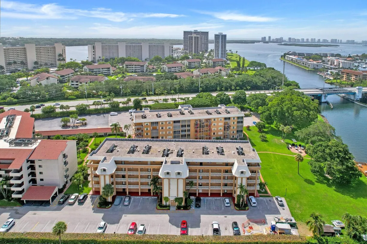 South Florida Real Estate | View 308 Golfview Road, 407 | 2 Beds, 2 Baths