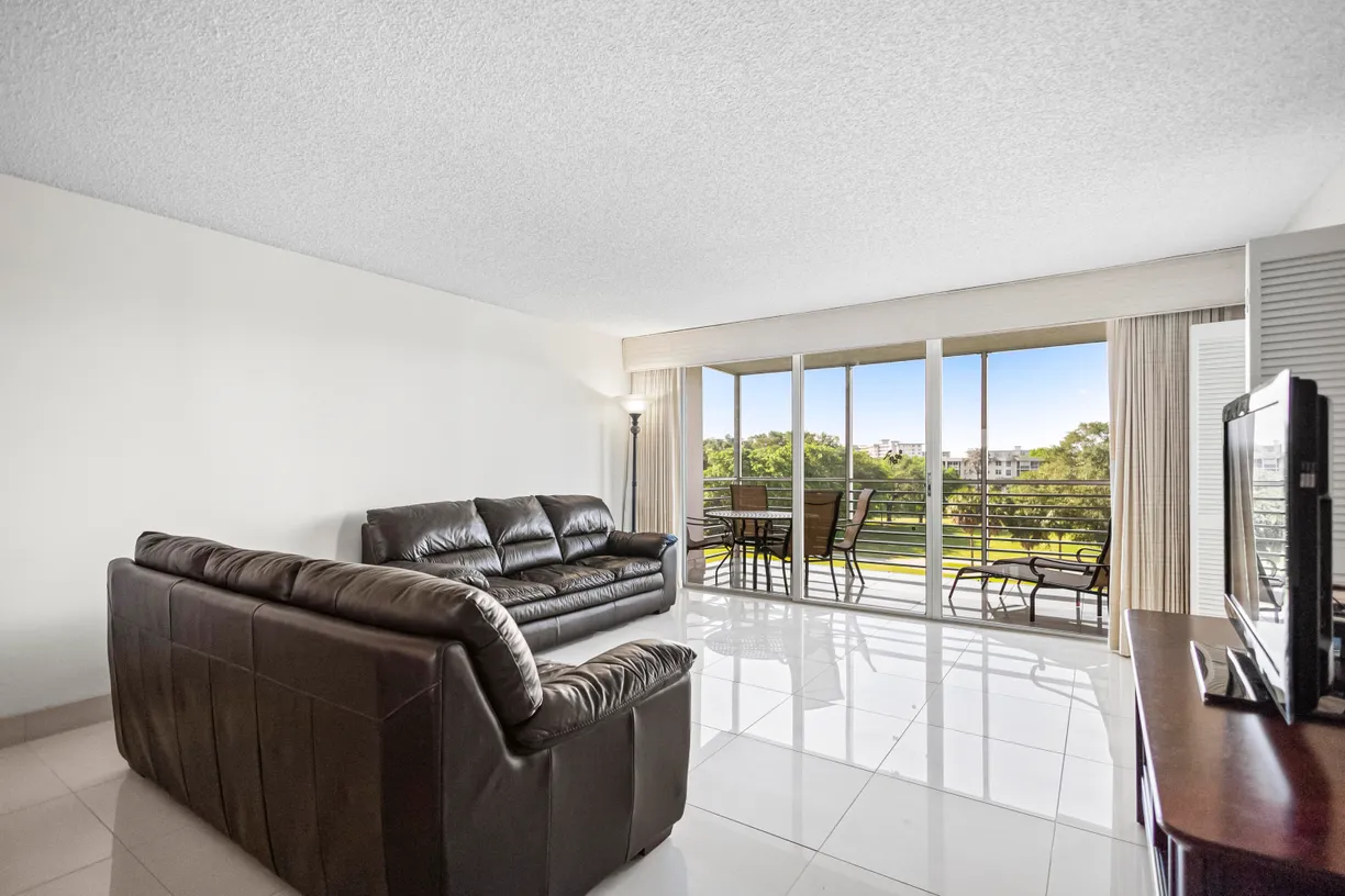 South Florida Real Estate | View 3510 Oaks Way, 501 | 3 Beds, 2 Baths