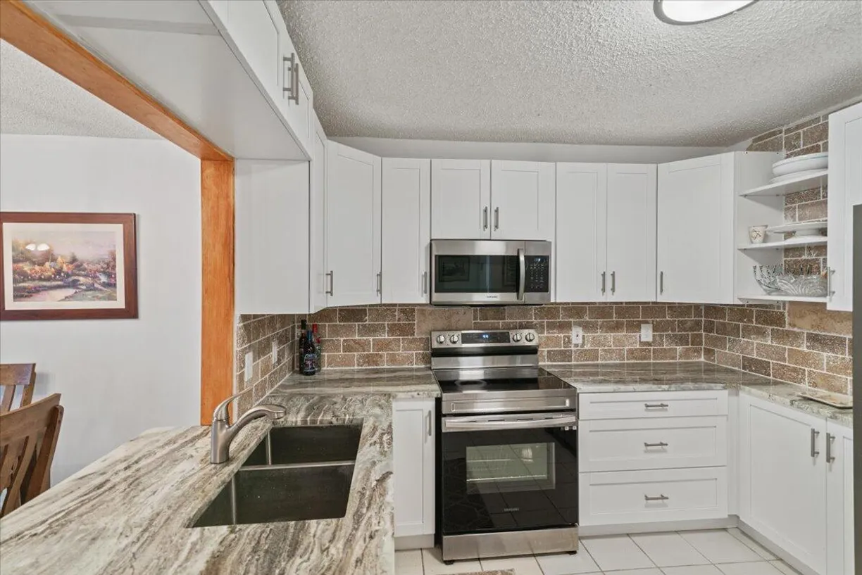 South Florida Real Estate | View 9244 Flynn Circle, 2 | 2 Beds, 2 Baths