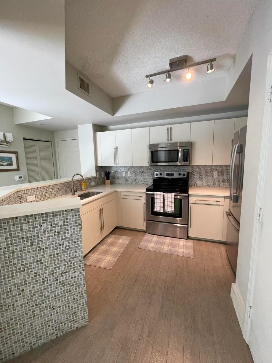 South Florida Real Estate | View 780 S Sapodilla Avenue, 404 | Listing