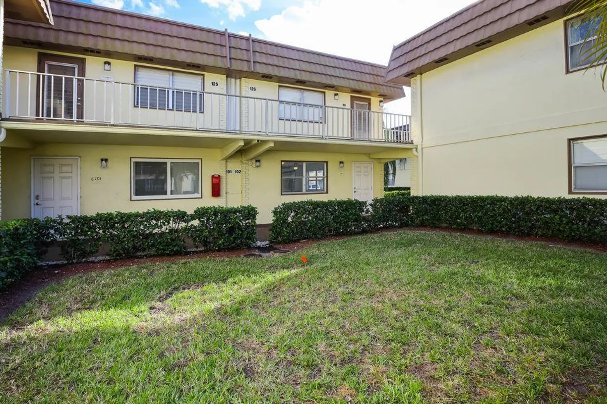 South Florida Real Estate | View 102 Saxony Lane, C | Listing