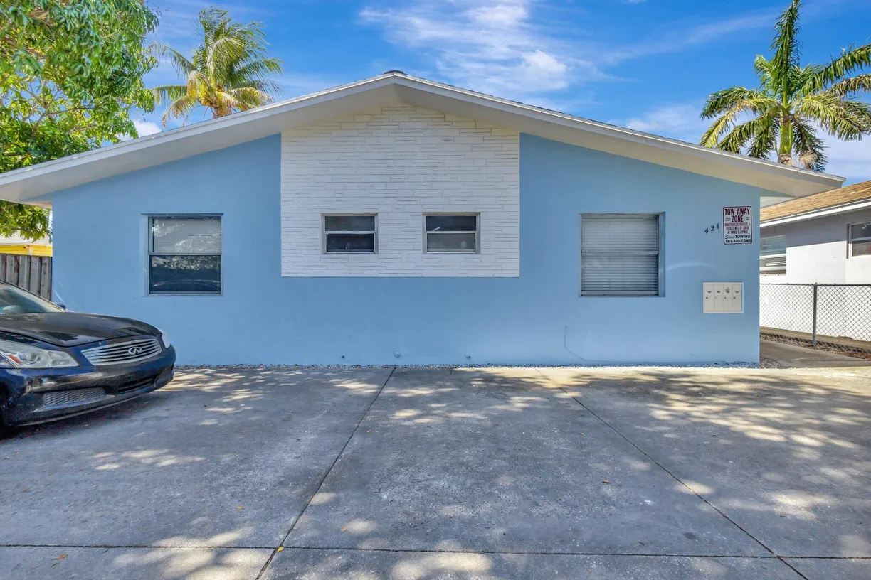 South Florida Real Estate | View 421 S J Street
