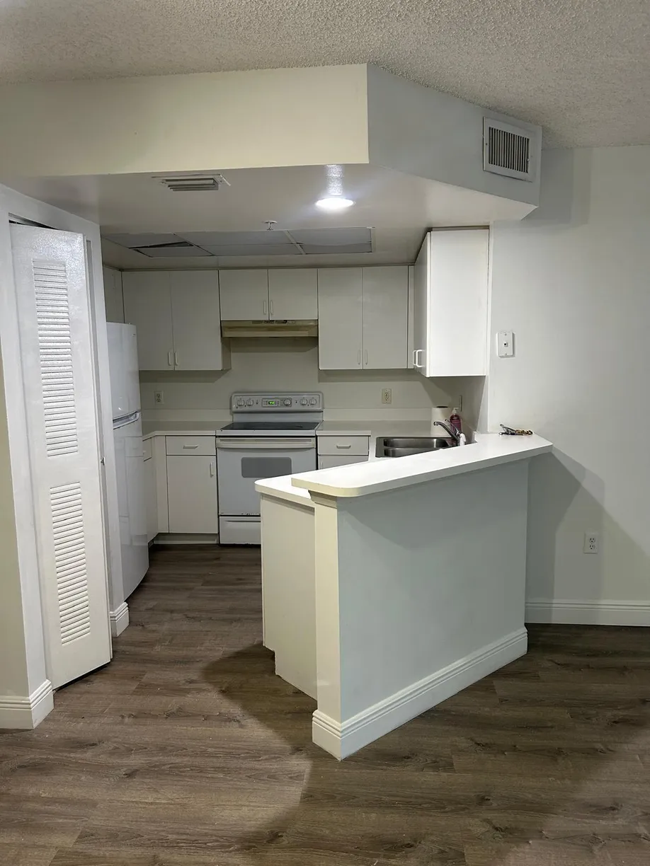 South Florida Real Estate | View 4191 N Haverhill Road, 406 | 2 Beds, 2 Baths