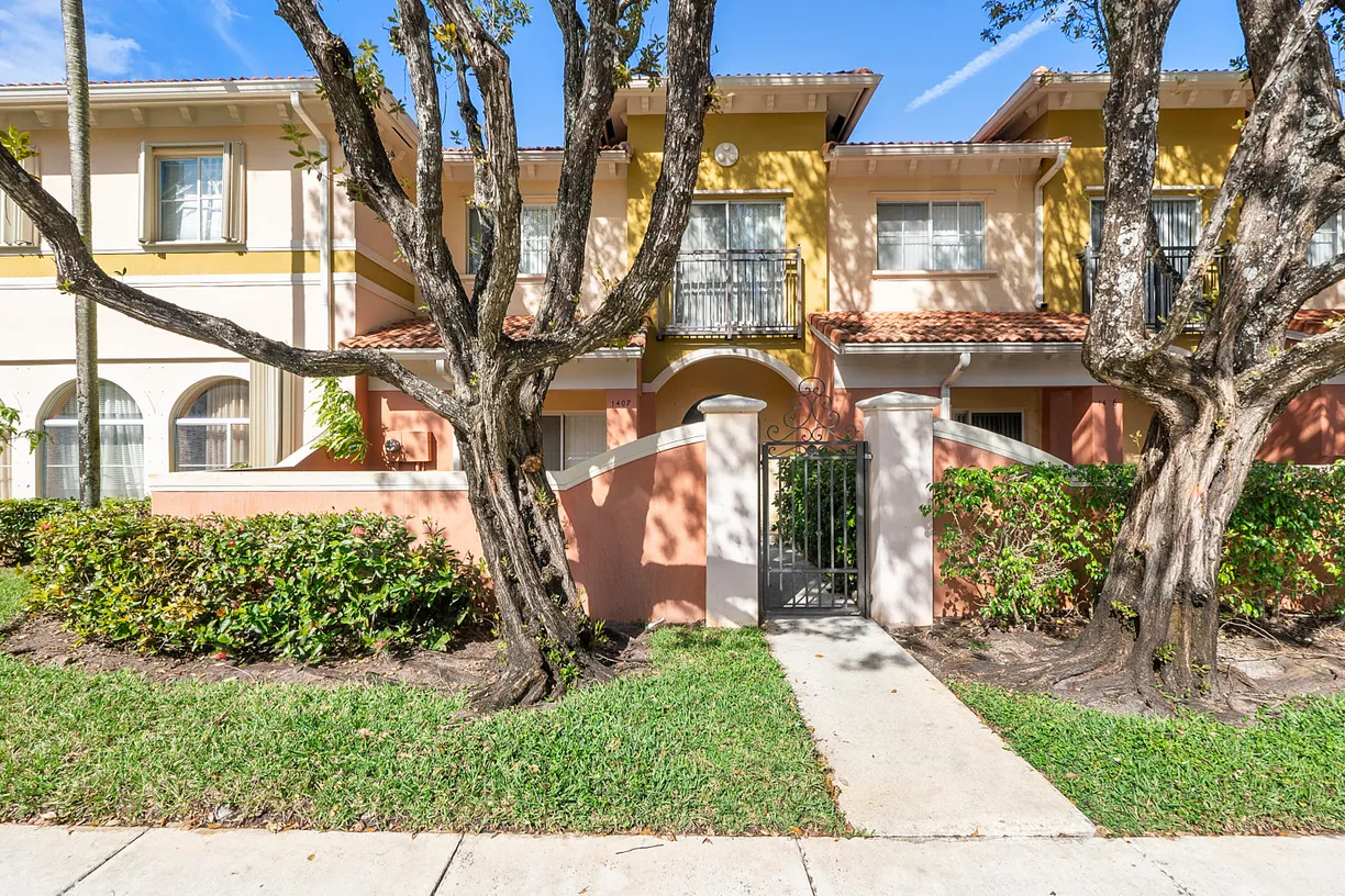 South Florida Real Estate | View 1407 S Santa Catalina Circle | 2 Beds, 2 Baths