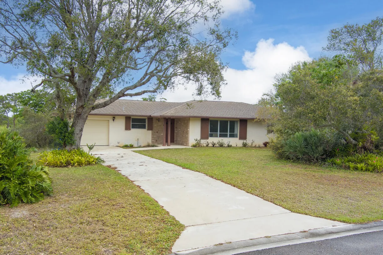 South Florida Real Estate | View 9125 SE Karin Street | 3 Beds, 2 Baths