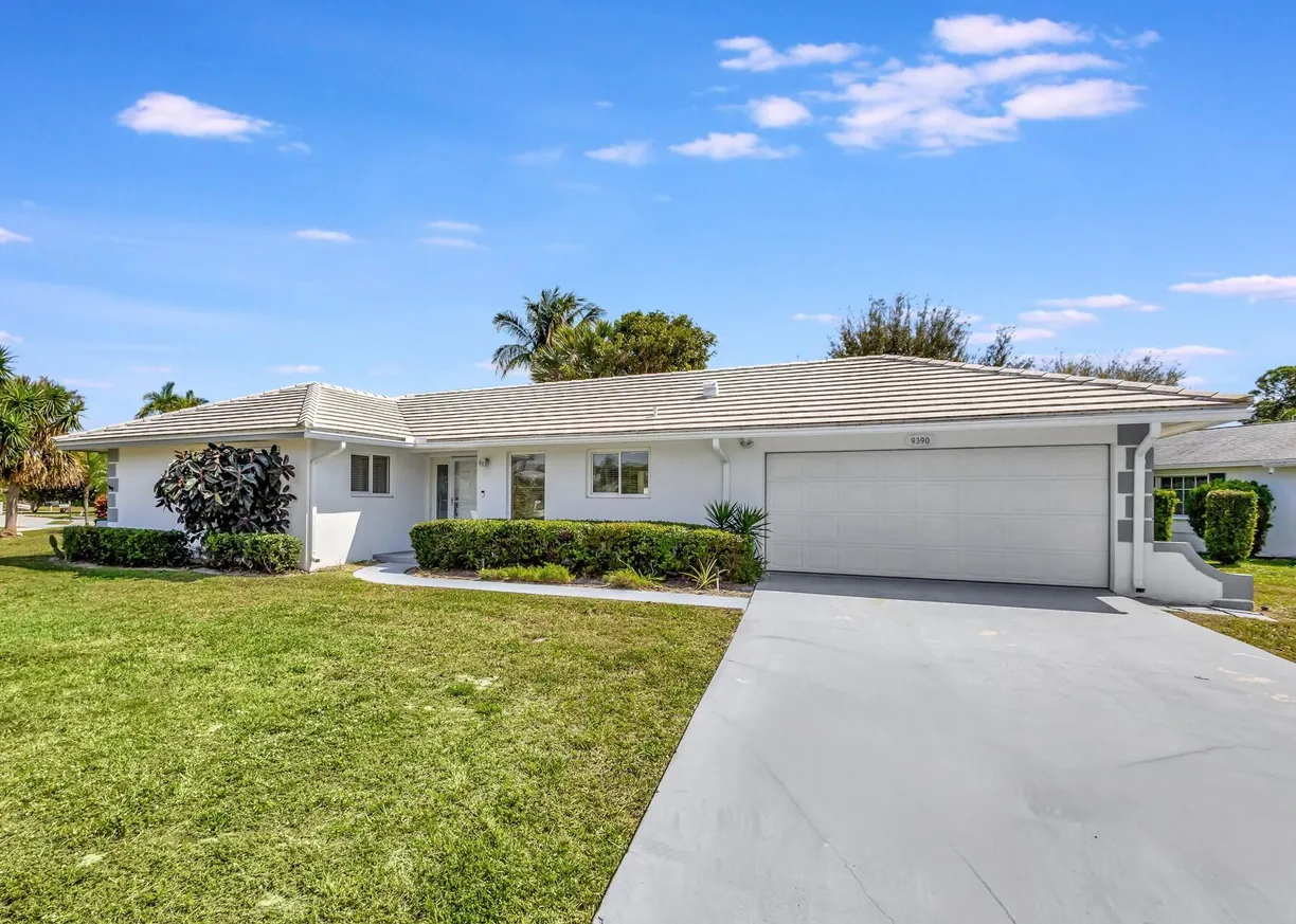 South Florida Real Estate | View 9390 SE Little Club Way | 2 Beds, 2 Baths