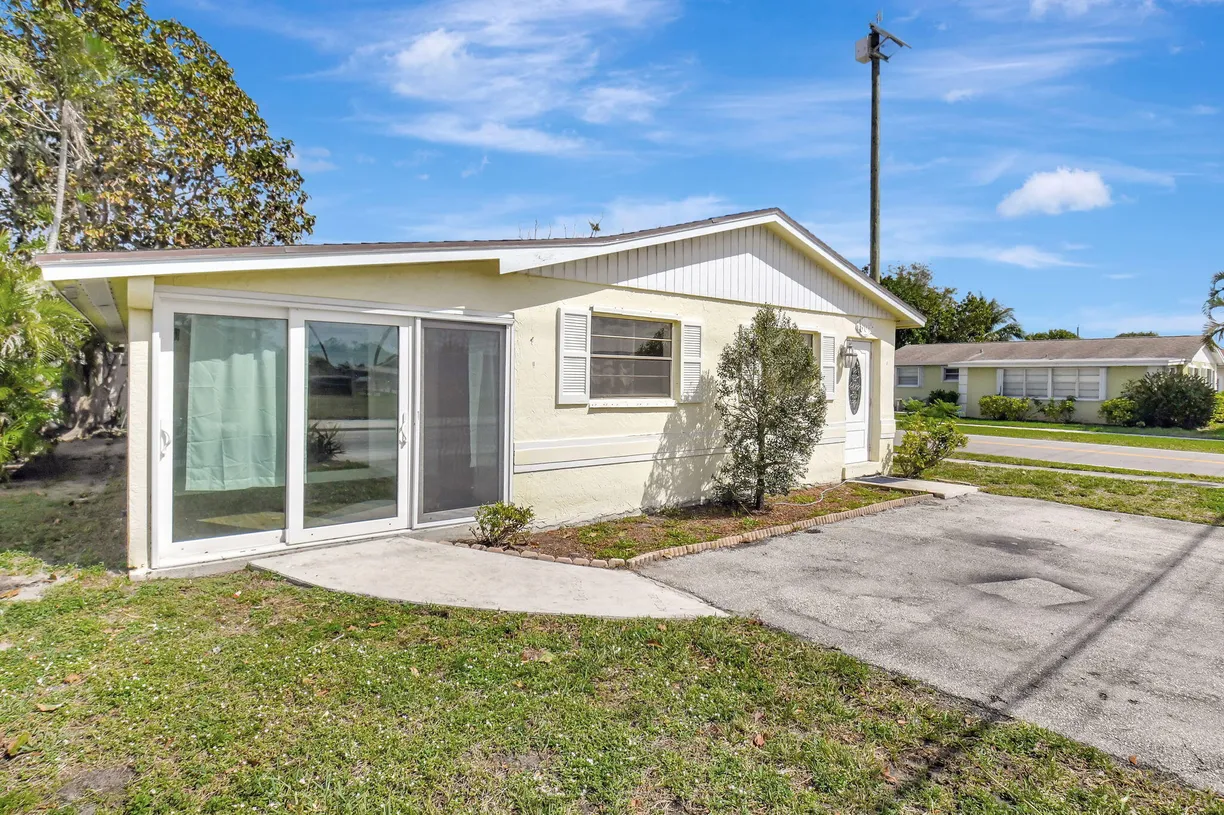 South Florida Real Estate | View 601 SW 10th Street | Listing