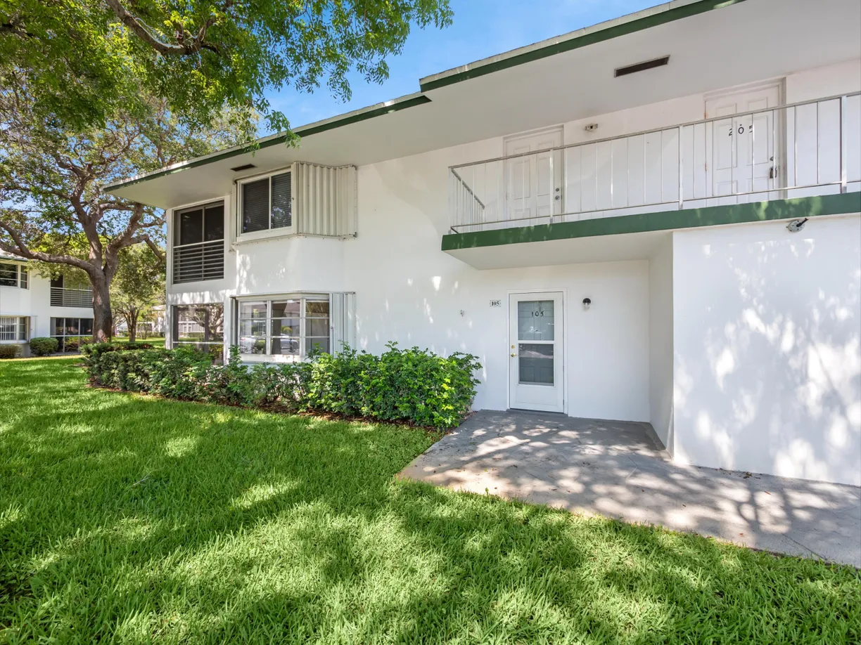 South Florida Real Estate | View 9 Westwood Avenue, 105b | 2 Beds, 2 Baths
