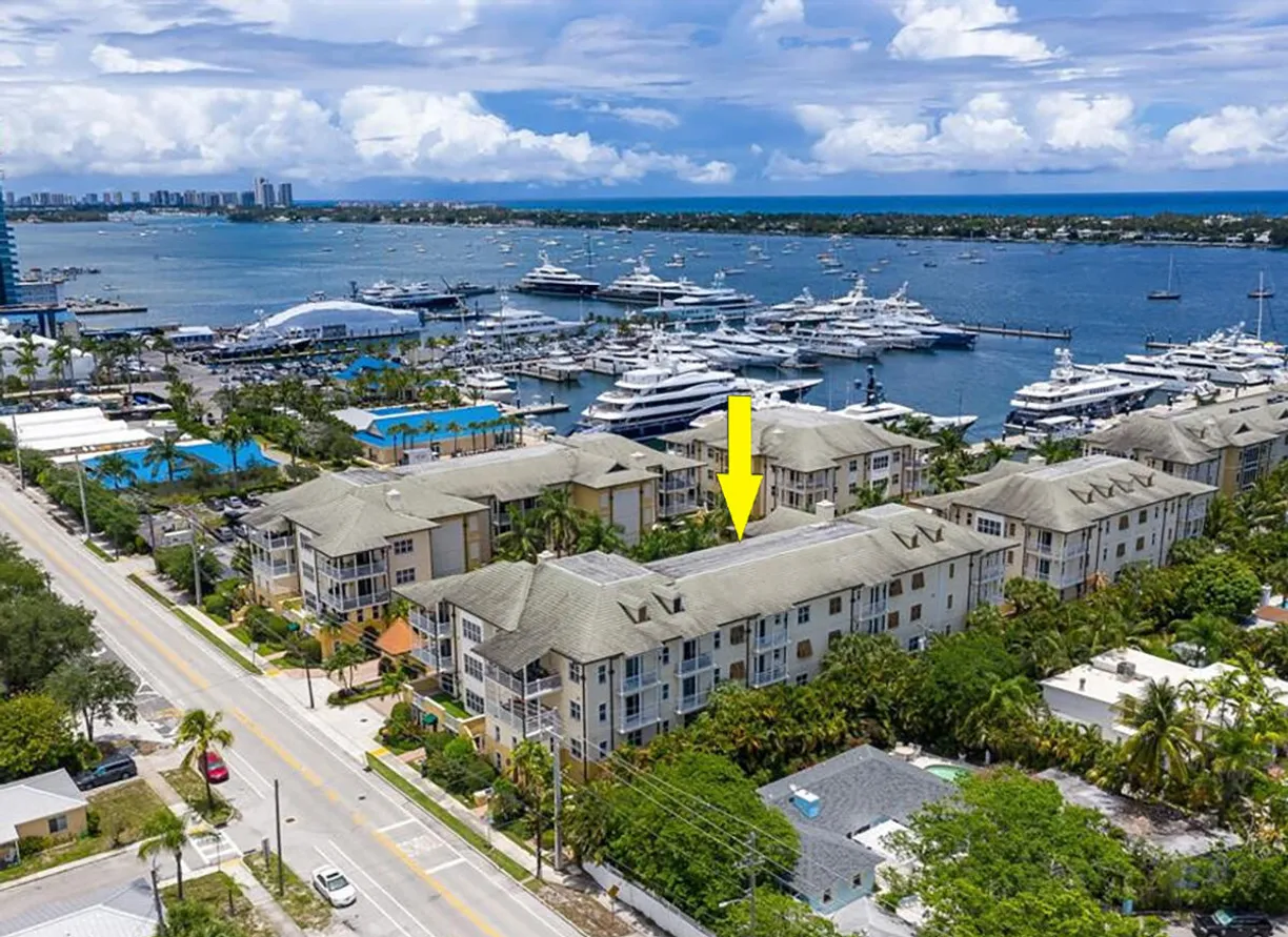 South Florida Real Estate | View 3940 N Flagler Drive, 402 | 2 Beds, 2 Baths