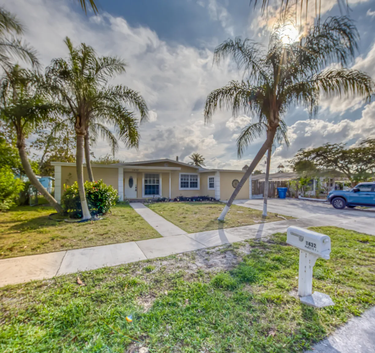 South Florida Real Estate | View 1432 W Bloxham Street | 3 Beds, 2 Baths