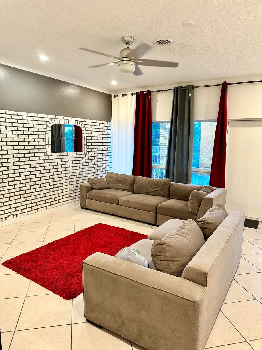 South Florida Real Estate | View 733 NW 30th Court, 6 | Listing