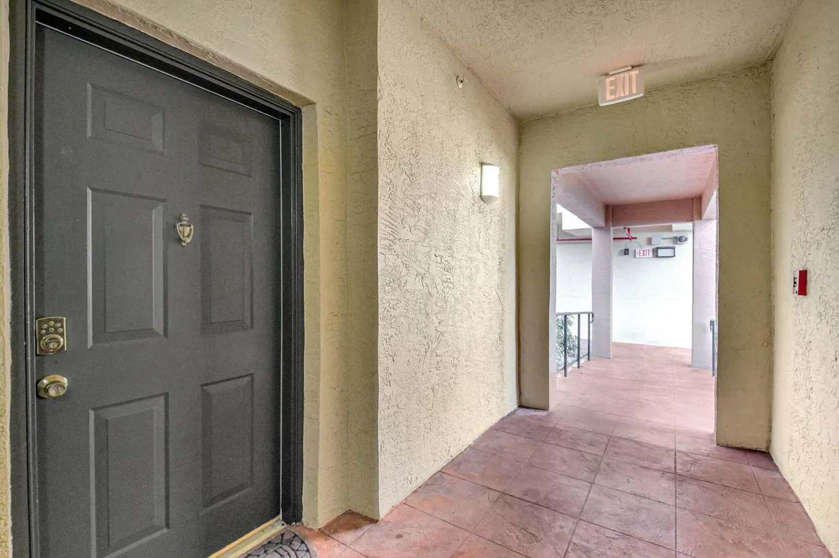 South Florida Real Estate | View 1805 N Flagler Drive, 102 | Listing