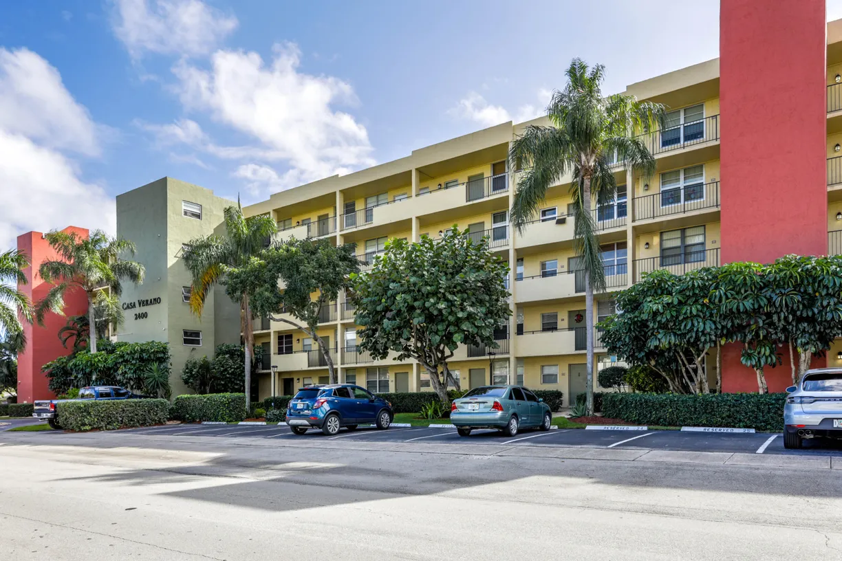 South Florida Real Estate | View 2400 NE 10th Street, 506 | 1 Bed, 1 Bath