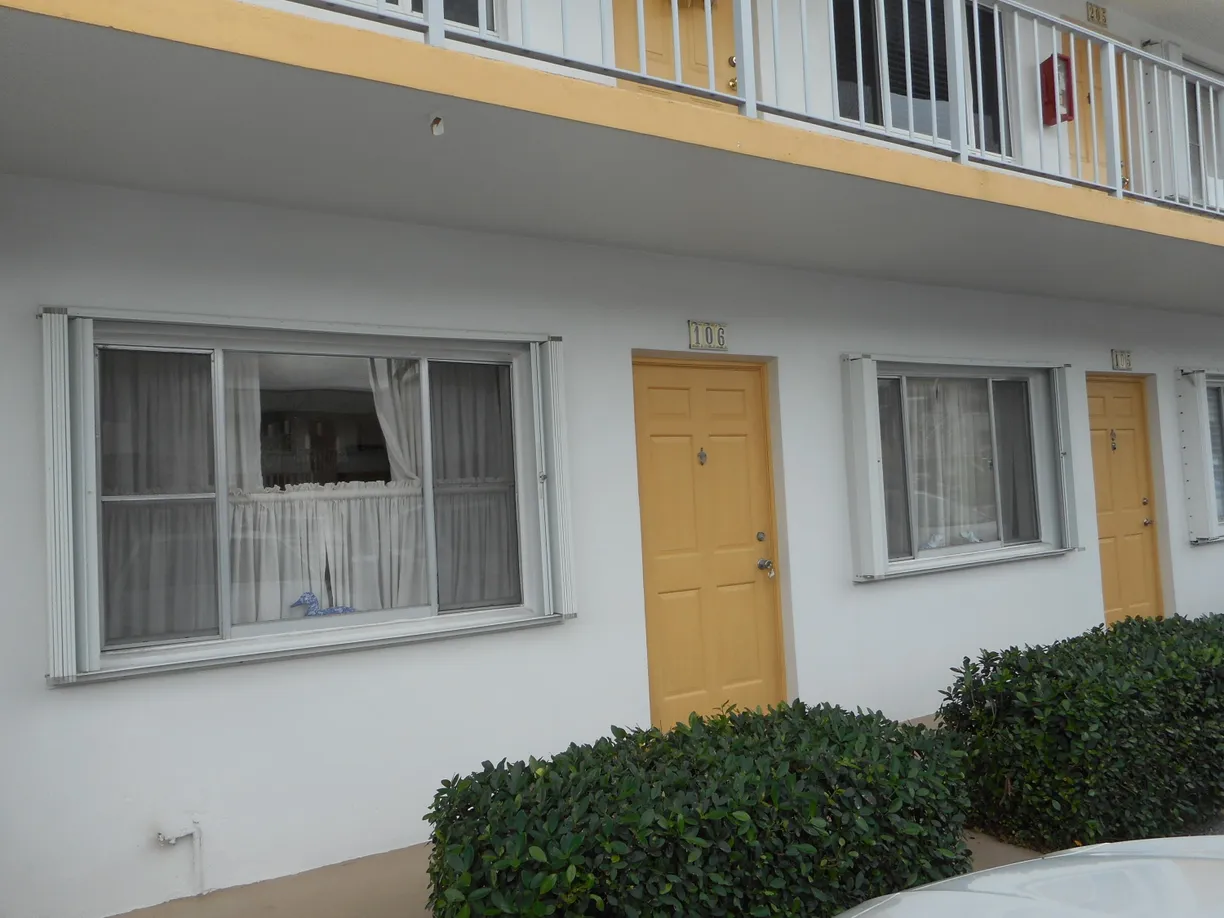 South Florida Real Estate | View 3322 Cynthia Lane, 106 | 2 Beds, 1 Bath