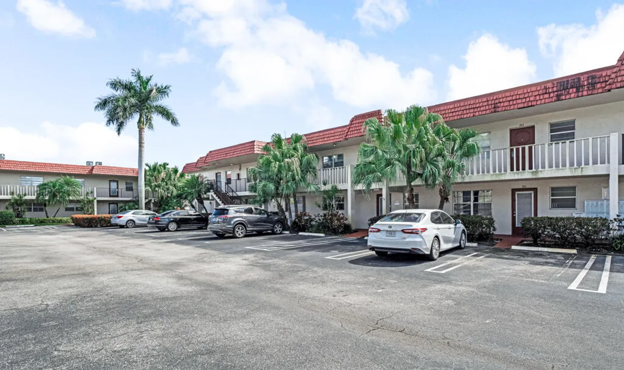 South Florida Real Estate | View 33 Abbey Lane, 103 | 2 Beds, 2 Baths