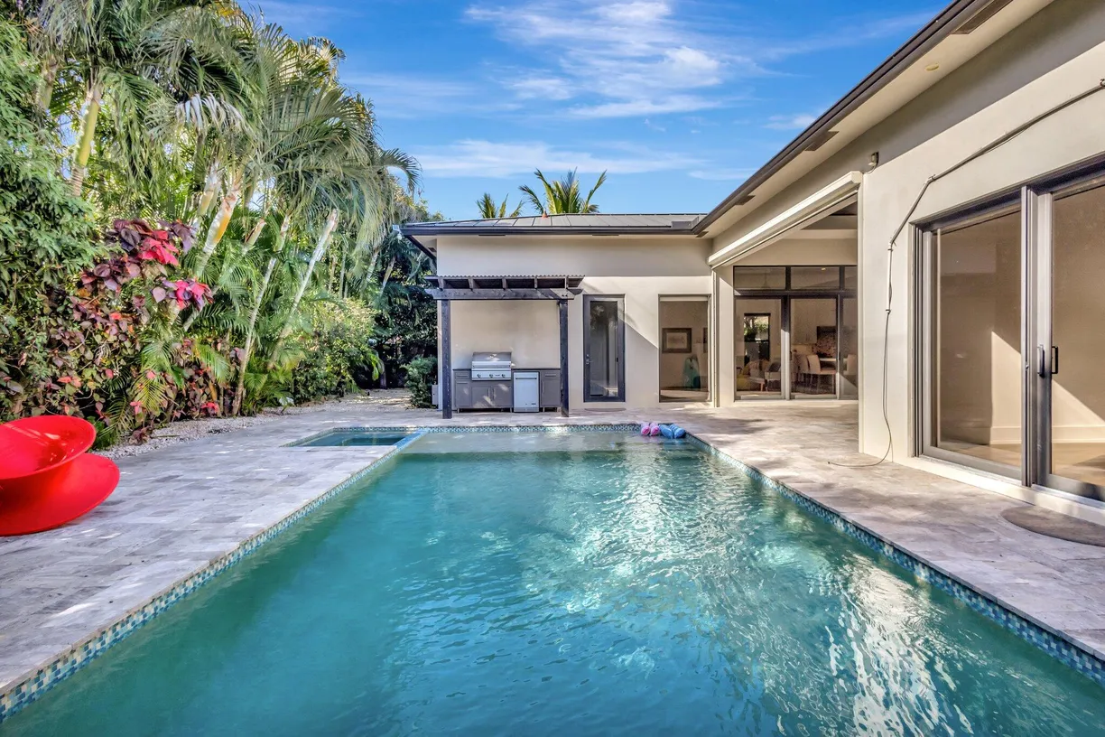 South Florida Real Estate | View 718 NW 5th Avenue | Listing
