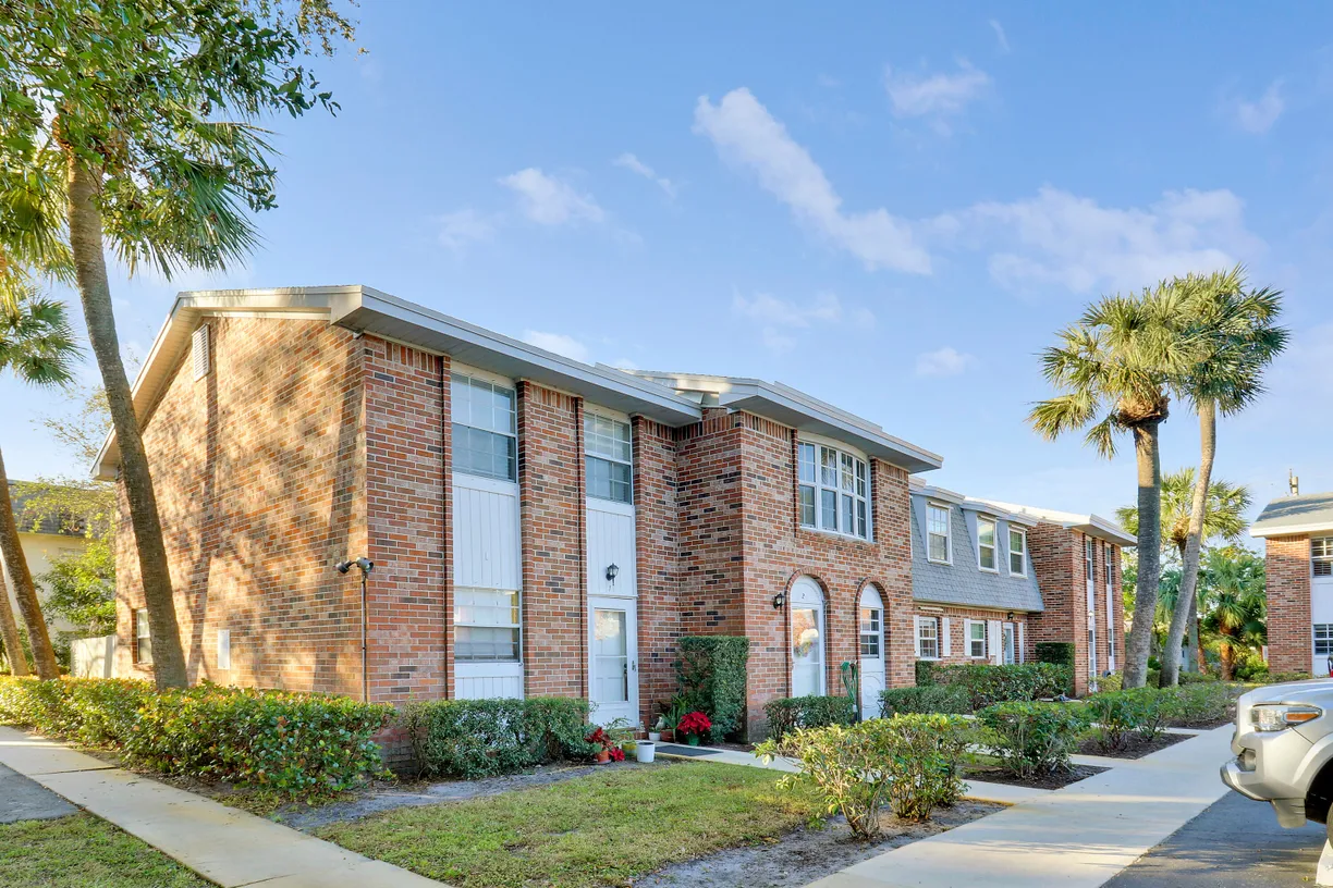 South Florida Real Estate | View 407 N Cypress Drive, 3 | 2 Beds, 1 Bath