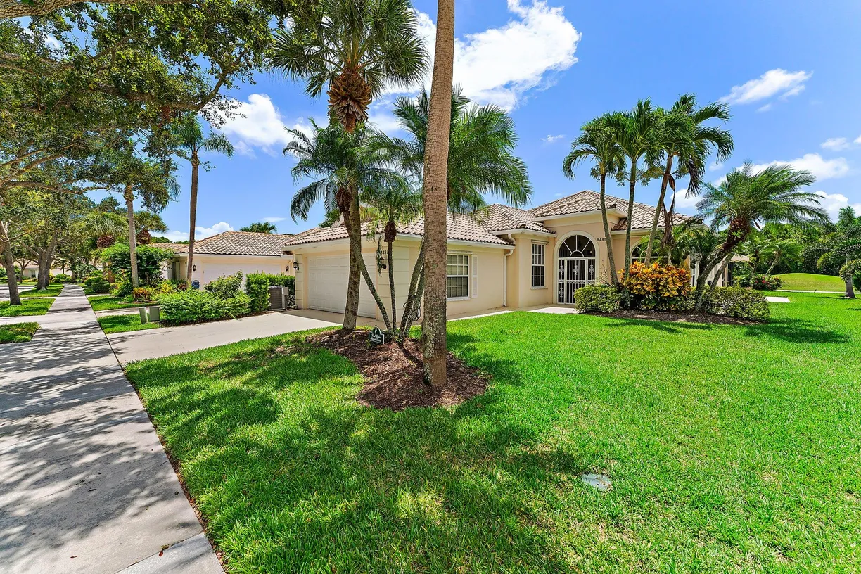 South Florida Real Estate | View 8485 SE Palm Hammock Lane | 3 Beds, 2 Baths