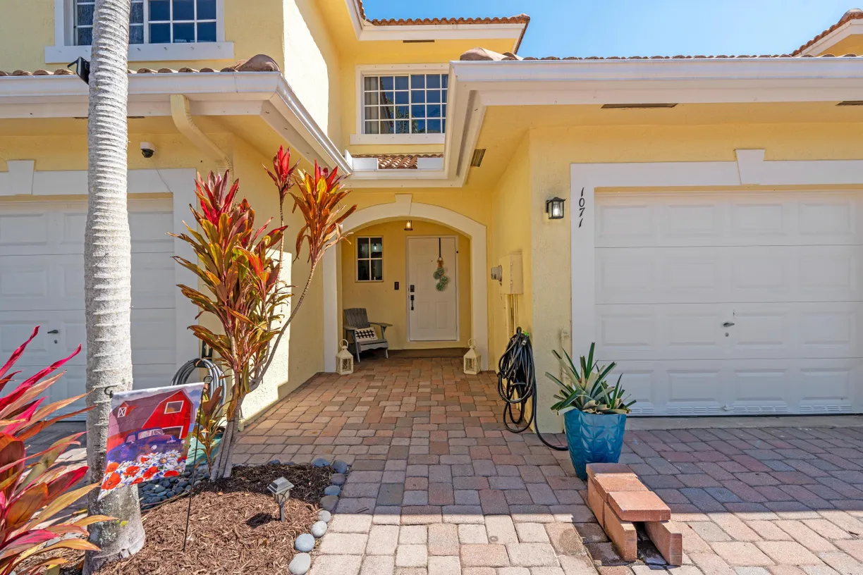South Florida Real Estate | View 1071 Imperial Lake Road | 2 Beds, 2 Baths