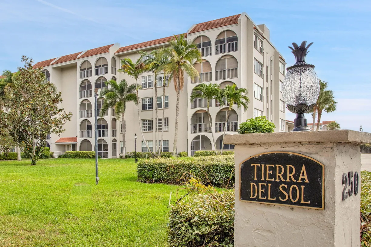 South Florida Real Estate | View 250 NE 20th Street, 5240 | 2 Beds, 2 Baths