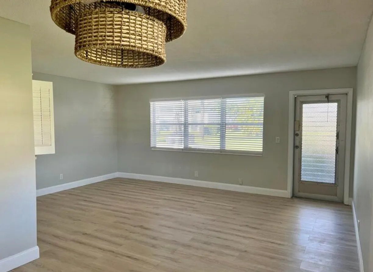 South Florida Real Estate | View 152 Easthampton G | 1 Bed, 1 Bath