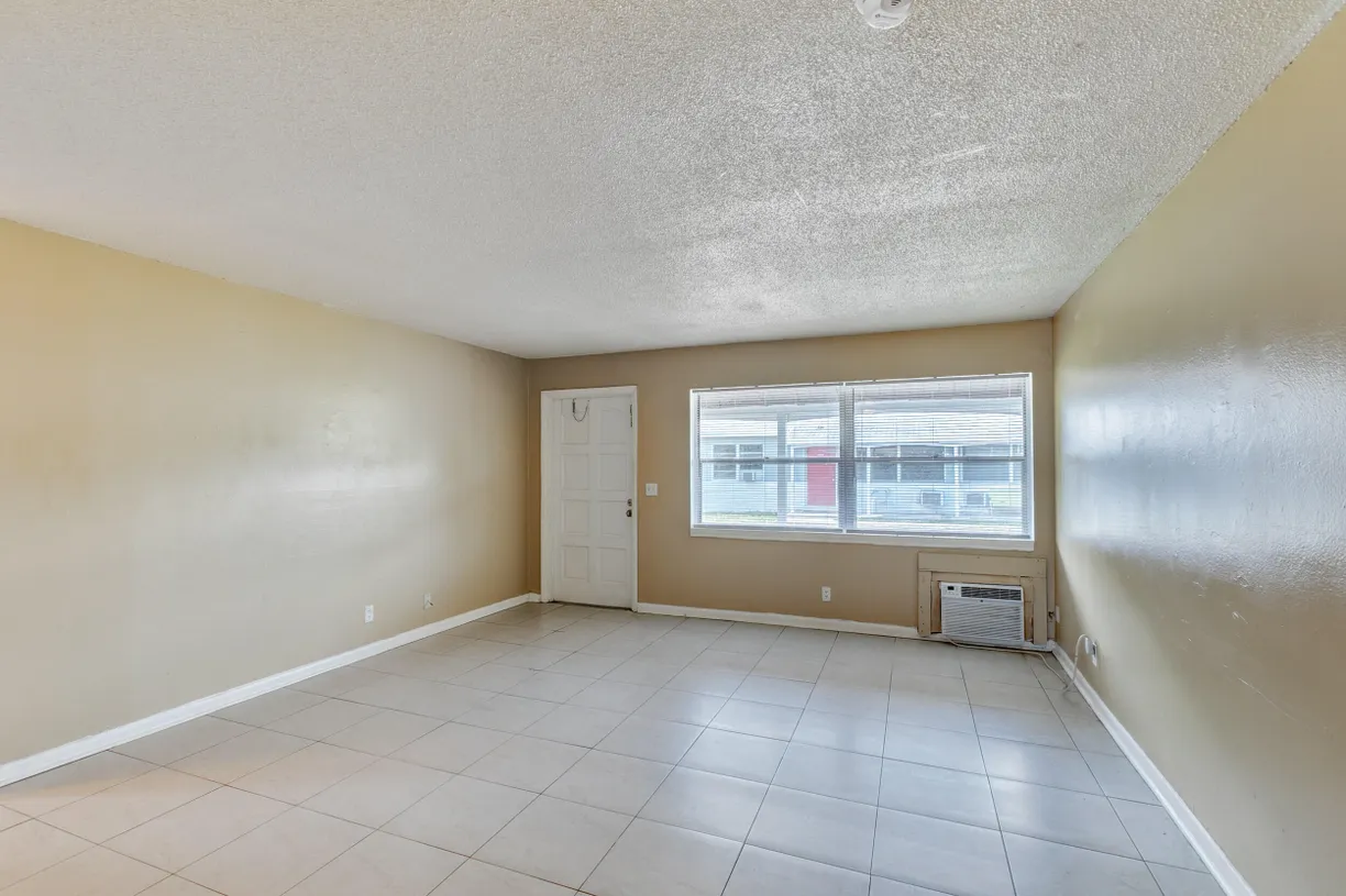 South Florida Real Estate | View 461 Silver Beach Road, 1 | Listing