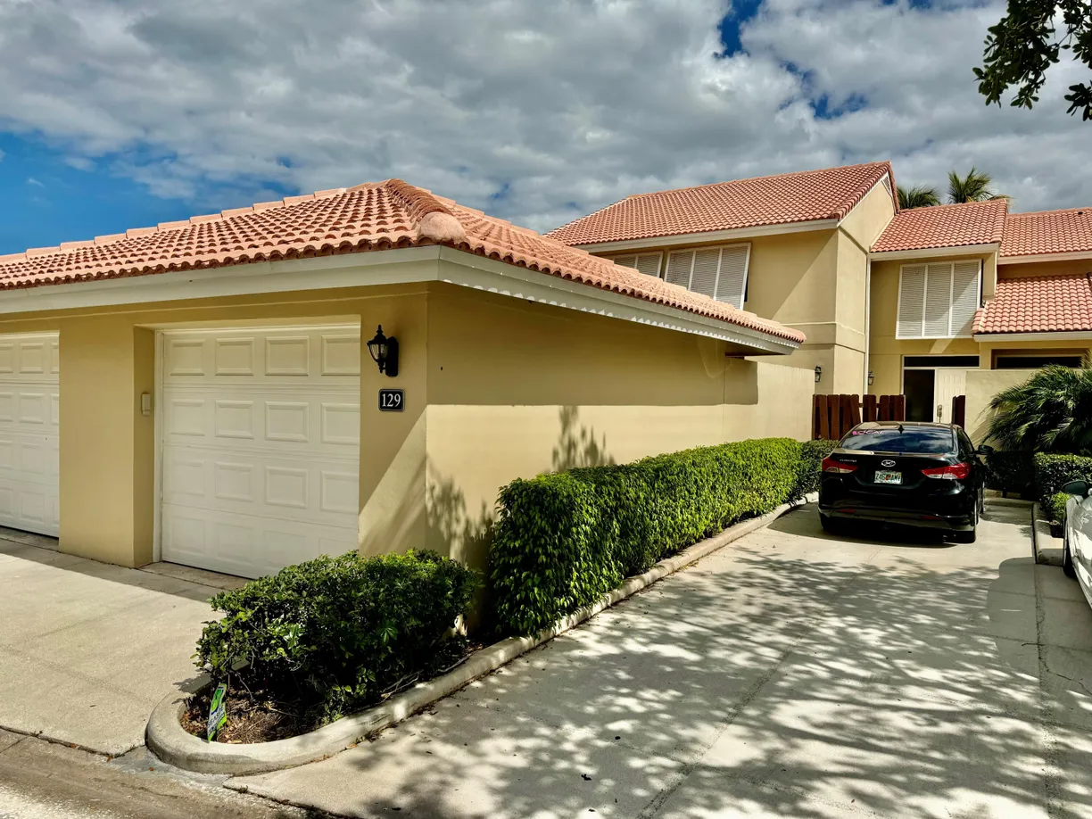 South Florida Real Estate | View 129 Old Meadow Way | 3 Beds, 3 Baths