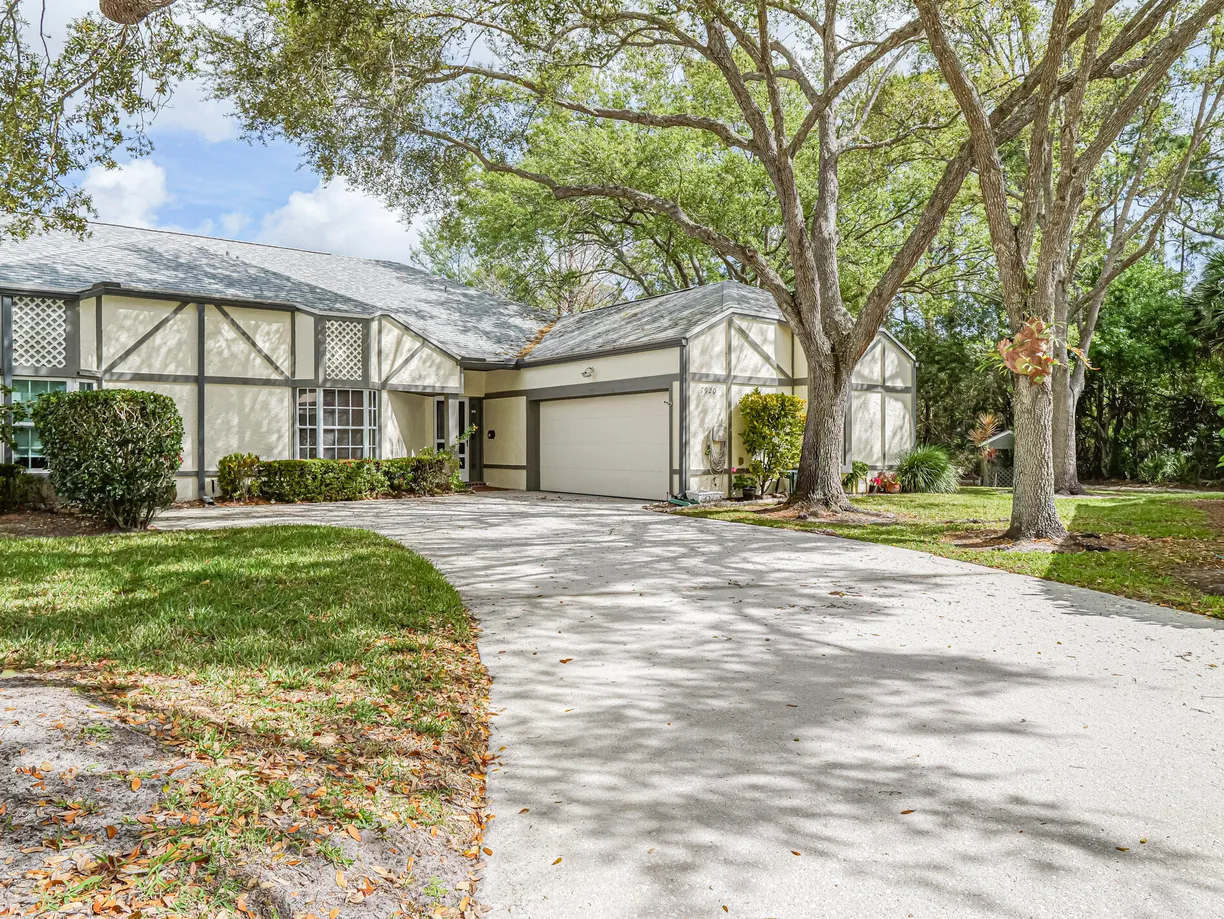 South Florida Real Estate | View 7920 Ascot Place | Listing