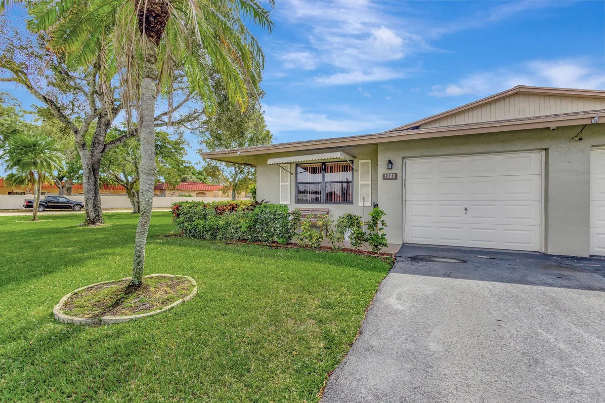 South Florida Real Estate | View 1502 Palmland Drive, 1-F | 2 Beds, 2 Baths
