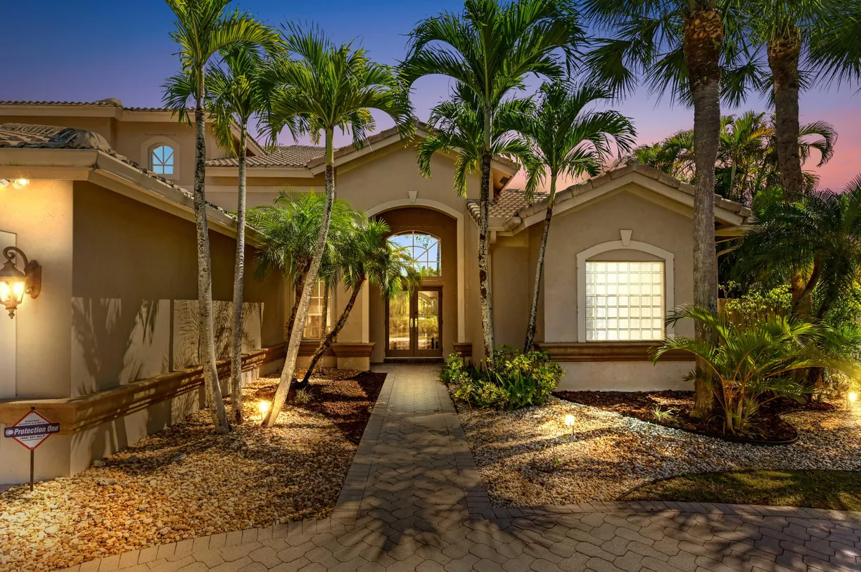 South Florida Real Estate | View 4538 Danielson Drive | 5 Beds, 2 Baths