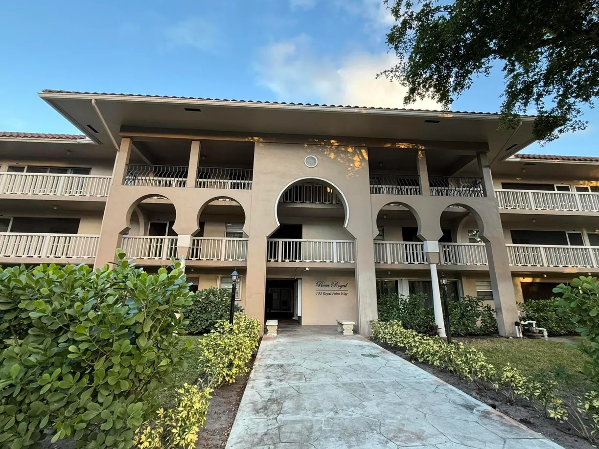 South Florida Real Estate | View 100 Royal Palm Way, 306 | 1 Bed, 1 Bath